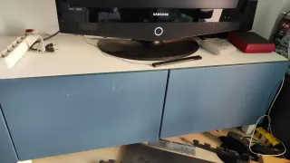 Mueble TV Bësta Ikea azul y blanco