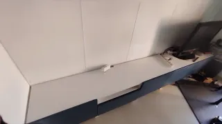 Mueble TV Bësta Ikea azul y blanco