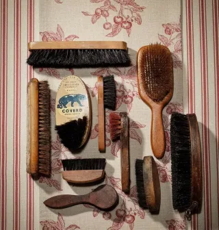 Cepillos de lustrabotas antiguos para decorar