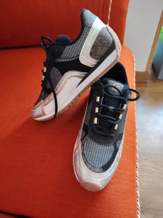 Zapatillas Michael Kors Negras y Plateadas