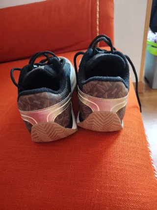 Zapatillas Michael Kors Negras y Plateadas