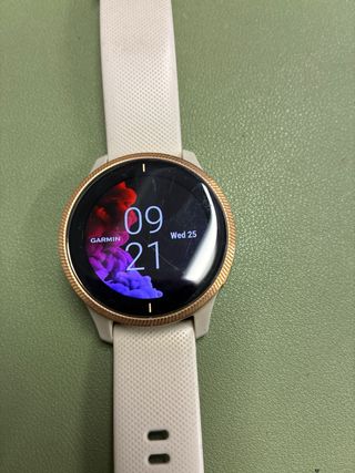 Garmin Venu Dorado y Beige