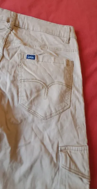 Pantalón cargo Lois beige mujer