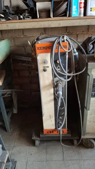 Máquinas de soldar KEMPPI y SERRA