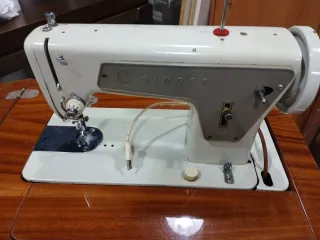 Máquina de coser Singer antigua
