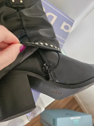 Stivali n.37 neri con borchie