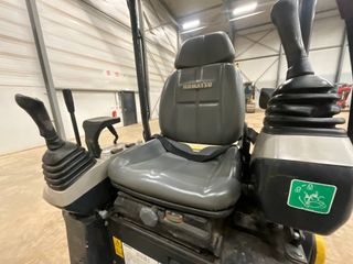 Mini Excavadora Komatsu