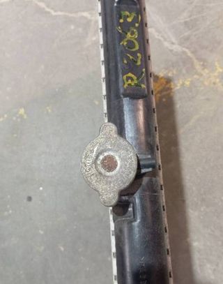 Nissan 21410vb800 radiador patrol 3.0 di y61 44930