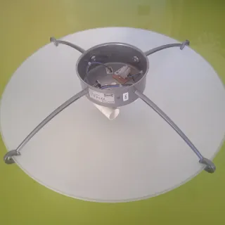 Plafón de techo cristal y metal