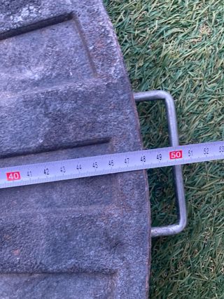 Base para sombrilla de piedra y metal