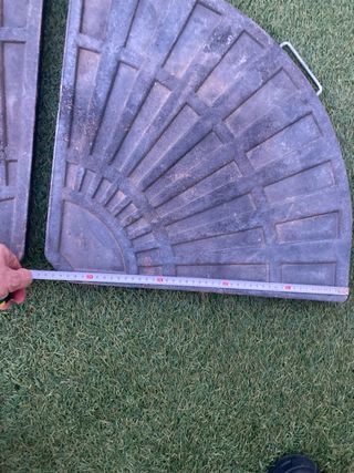 Base para sombrilla de piedra y metal