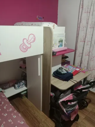 Mueble juvenil con armario y estantería