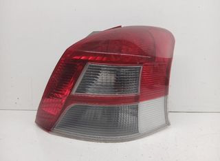 Toyota 219466 piloto trasero derecho 0d53 yaris