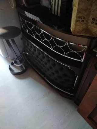 Barra de bar con taburete