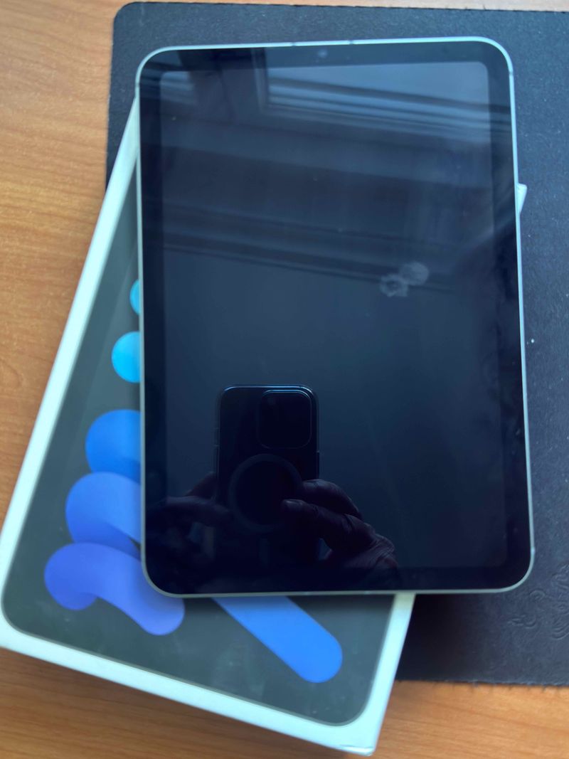 iPad Mini 7 celular 5G + Wifi, como nuevo + funda