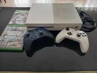 Xbox One S + 2 Mandos + 2 Juegos