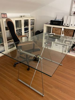 Mueble aparador blanco con puertas de cristal