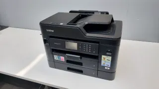 Impresora Brother MFC-J5730DW, incluye cartuchos