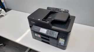 Impresora Brother MFC-J5730DW, incluye cartuchos