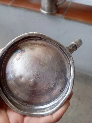 2 jarras de alpaca (medio y cuarto litro)