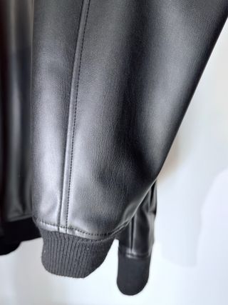 Cazadora Bomber Efecto Piel DR&N Negra