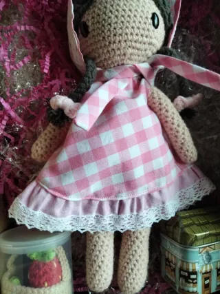 Muñeca ganchillo 23cm hecha a mano