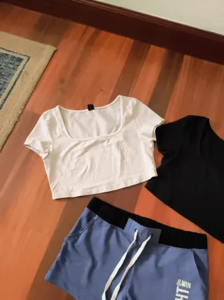 Conjunto 2 Camisetas y Pantalón Corto