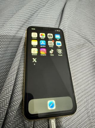 iPhone XR 64GB Amarillo 83% Batería
