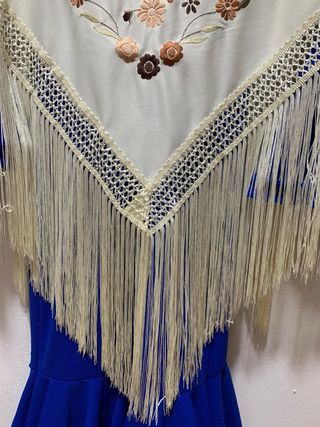 Manton Flamenco Crema con Marrones con Flecos