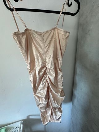 Vestido de fiesta dorado y rosa