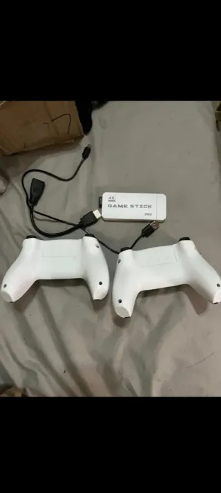 Game Stick 4K PRO con 2 mandos