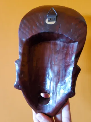 Maschera in legno decorativa arte orientale