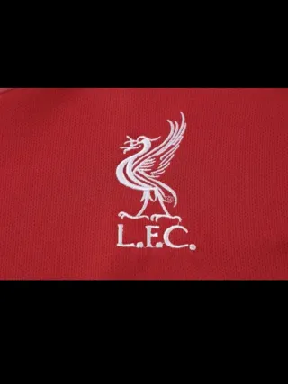 Camisetas y equipaciones de fútbol replica