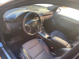 Mercedes-Benz Clase C 2005