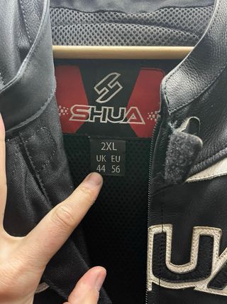 Mono de cuero SHUA talla 56