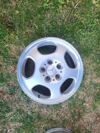 Llantas Mercedes Clase E (4 unidades)