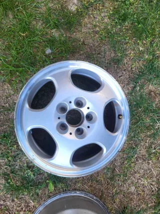 Llantas Mercedes Clase E (4 unidades)