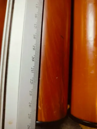 Patas de cama metálicas marrones y plateadas