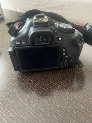 Cámaras Canon EOS con Lentes y Tapas