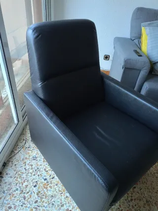 Butaca de piel negra