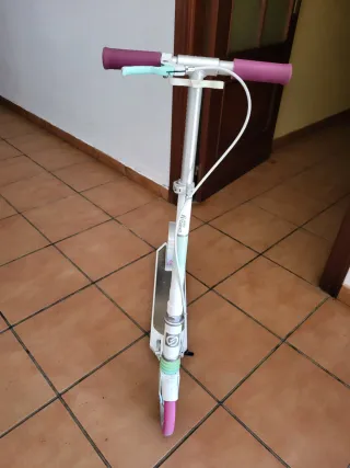 Patinete plegable para adolescente blanco y rosa