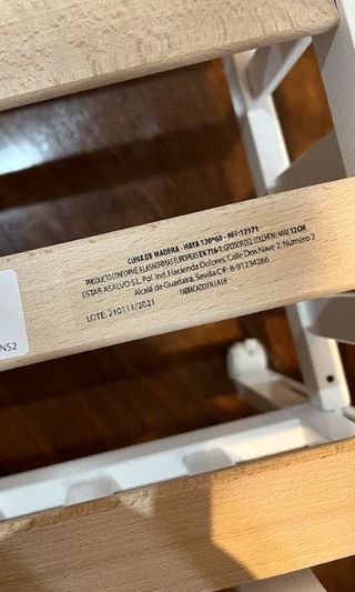 Cuna Asalvo madera blanca