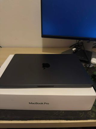 MacBook Pro M3 Pro 18GB RAM 512GB SSD