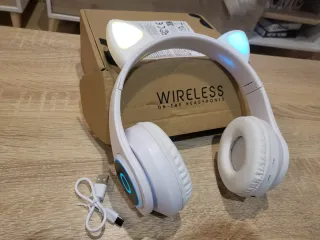 Auriculares Inalámbricos con Orejas LED