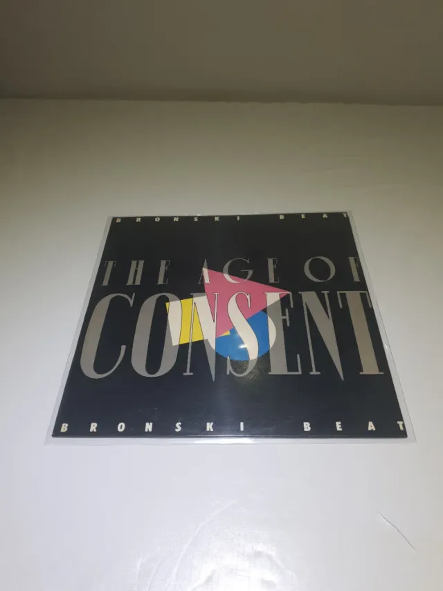 Vinilo Bronski Beat The Age of Consent, año 1984