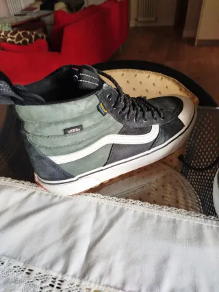 Playeros Vans SK8-Hi Negro/Blanco