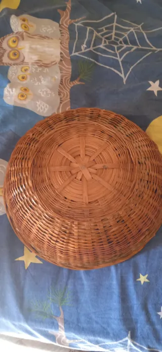 Cestino rotondo in bambù intrecciato