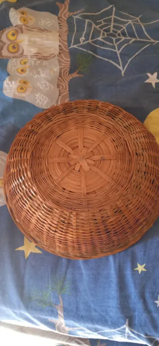 Cestino rotondo in bambù intrecciato