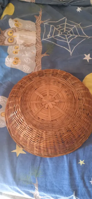 Cestino rotondo in bambù intrecciato