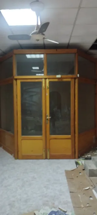 Puerta madera y cristal